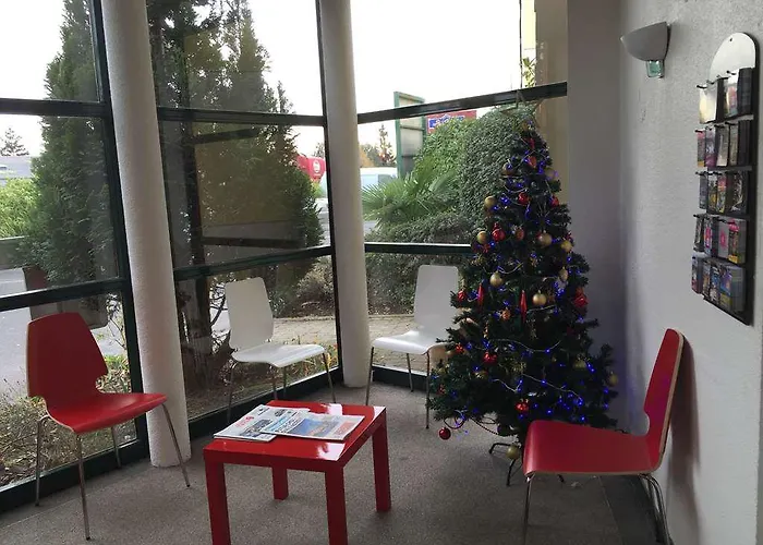 普瑞米尔南特东圣鲁斯苏尔卢尔经典酒店 *